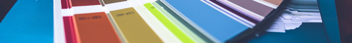 Eine Farbkarte, auf der Kunden perfekt alles abstimmen können>
                </picture>
            </section>
        </header>

        <main>
            <section>
                <div class=